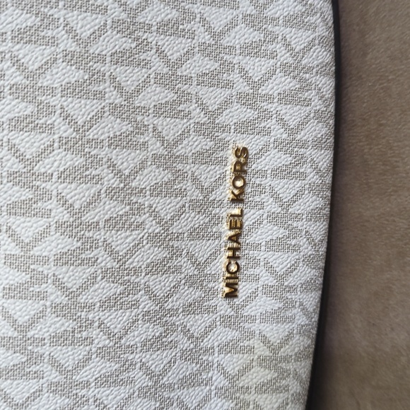 023 - NWT MICHAEL KORS shoulder bag! 💕 - Picture 2 of 13